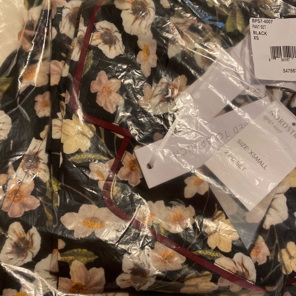 NWT Bed to Brunch 2-Piece Pajama Set - Picture 3 of 4